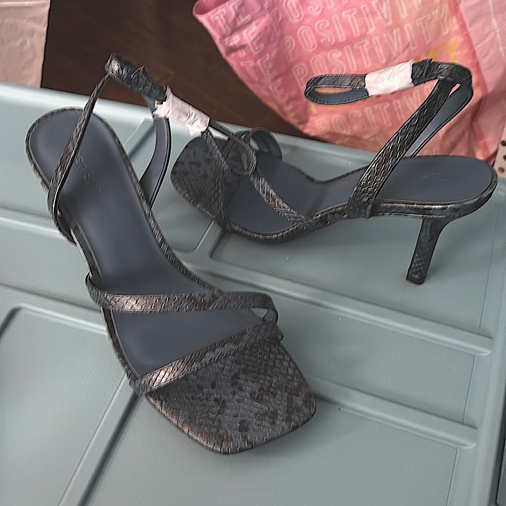Blue zebra skin design slingback Open toe square heel.